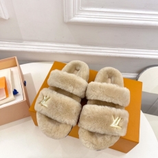 Louis Vuitton Slippers